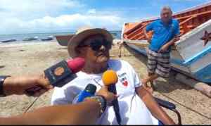Lancheros y pescadores claman por suministro de gasolina para la estación de servicio de la isla de Coche