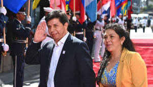 Primera dama de Perú acudió como testigo a la Fiscalía en caso de corrupción