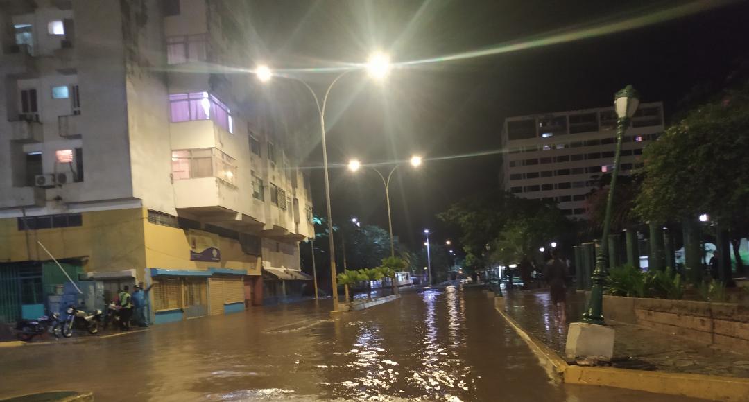 Lluvias causaron inundaciones en zona comercial de Juan Griego y parte norte de Margarita