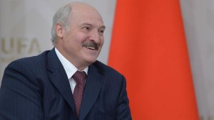 Lukashenko reapareció en público tras los rumores que se dipararon sobre su estado de salud
