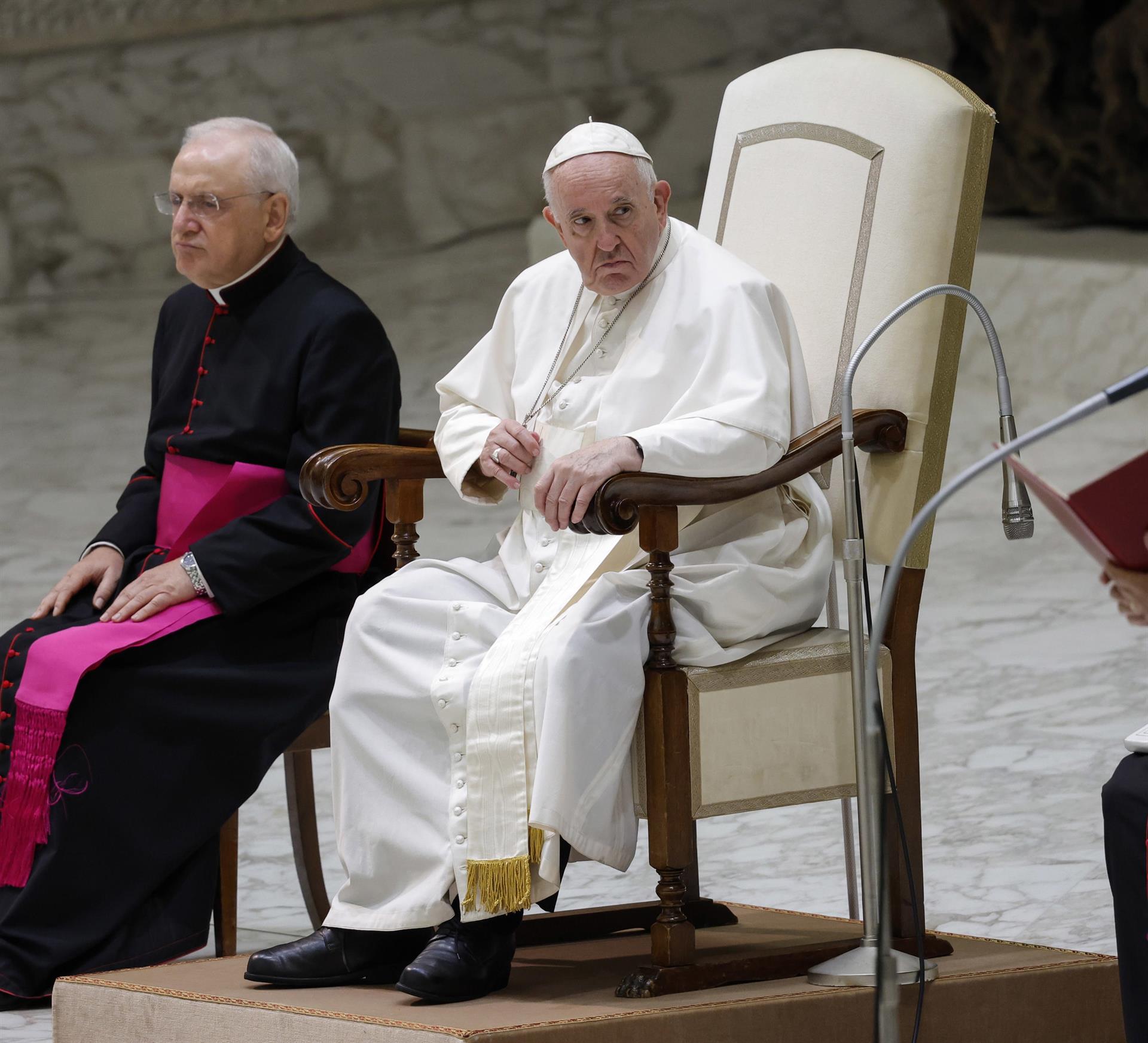 El papa Francisco advirtió que pretender la eterna juventud es “delirante”