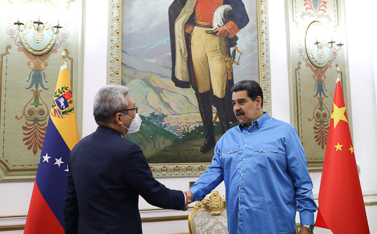Maduro se encontró con diplomático chino en medio del revuelo por Pelosi