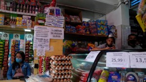 Una familia venezolana necesita 140 salarios mínimos para costear canasta básica