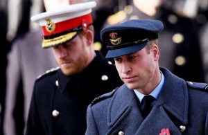 Carlos III accede a que el príncipe Harry se vista con el uniforme militar en el funeral de la reina Isabel II