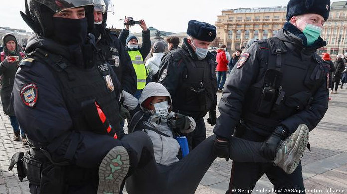VIDEO: Más de mil detenidos en Rusia en protestas contra movilización de reservistas