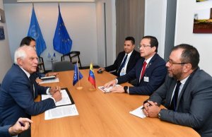 Tras reunirse con el chavismo, Borrell reitera apoyo de la UE a solución negociada y democrática en Venezuela