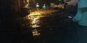 Fuertes lluvias provocaron la crecida del río Macarao y causaron pánico entre los habitantes (VIDEOS)