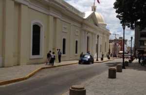 Empleados de la Gobernación de Carabobo, en un “limbo” gracias a la incompetencia del chavismo