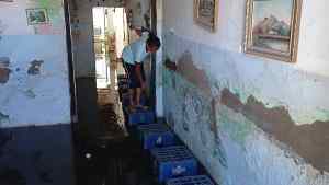 Vecinos de Caigüire en Cumaná nadan entre aguas putrefactas dentro de sus viviendas… y el chavismo culpa a EEUU