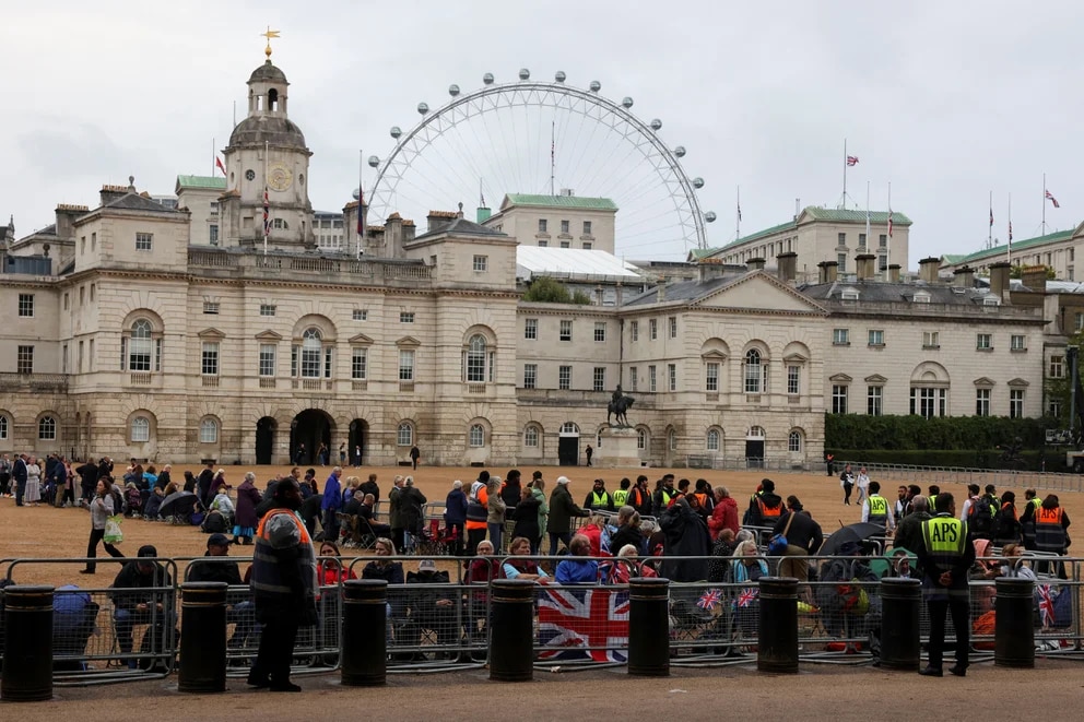 El último adiós a la reina Isabel II: cómo se prepara el Reino Unido para la primera jornada de homenaje popular