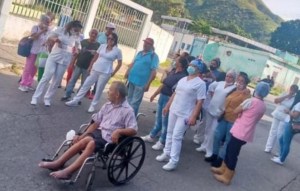 “A la buena de Dios” se encuentran trabajadores y abuelos de Sager en Aragua