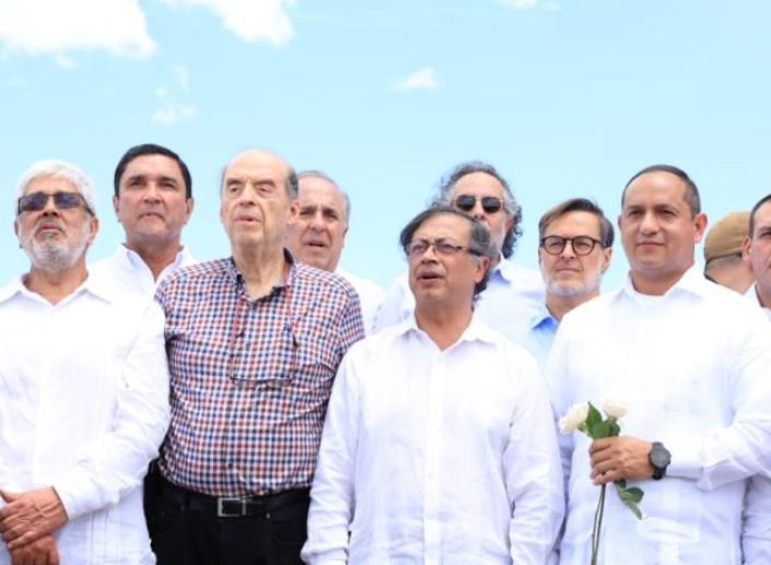 Petro prometió homologación de títulos académicos de venezolanos en Colombia