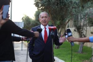 Benjamin Netanyahu hospitalizado tras sufrir severo dolor en el pecho mientras oraba