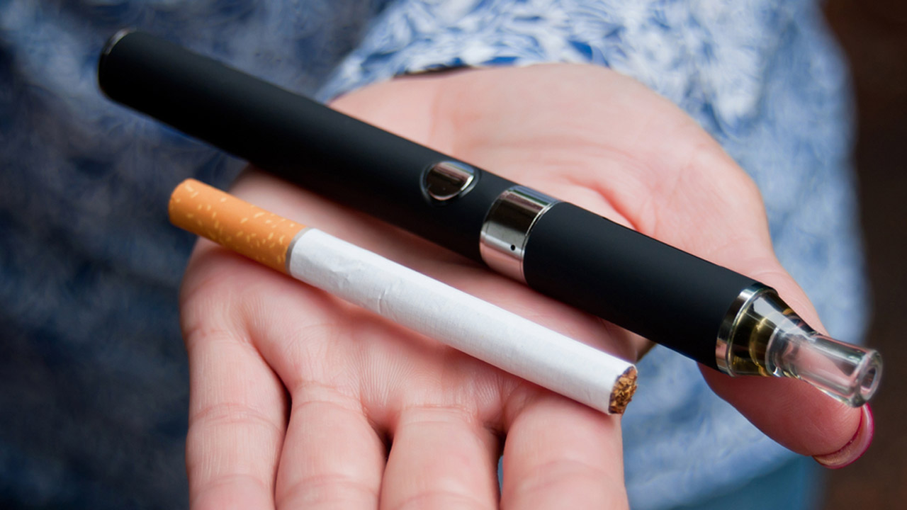 ¿Cigarros electrónicos o tradicionales? Ambos dañan la salud cardiovascular, según estudios