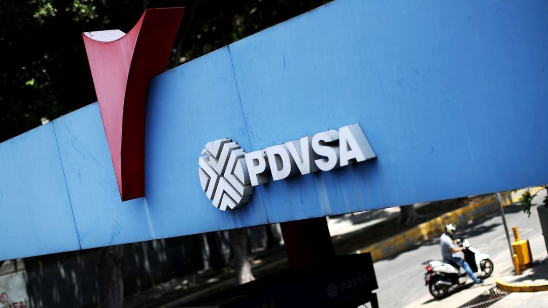 Venezuela’s PDVSA controls fire at small refinery, restarts other plants from outage