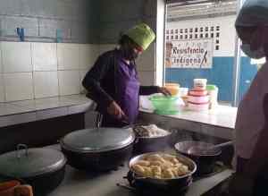 Bollos con crema de sardinas y arroz con mortadela: Así es el menú escolar de los niños de Anzoátegui