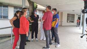 Enfermeros del Hospital Central de San Cristóbal son acosados y amenazados con prisión (VIDEO)