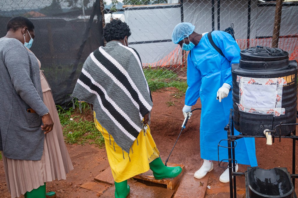 Uganda declara el fin del brote de ébola que causó más de 50 muertos