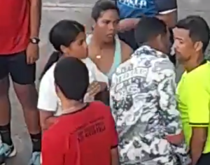 VIDEO: agredieron frente a los niños al árbitro de una liga infantil en Vargas