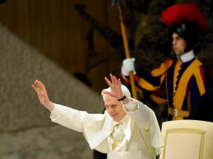 El funeral de Benedicto XVI “solemne, pero sobrio” y rodeado de incertidumbre