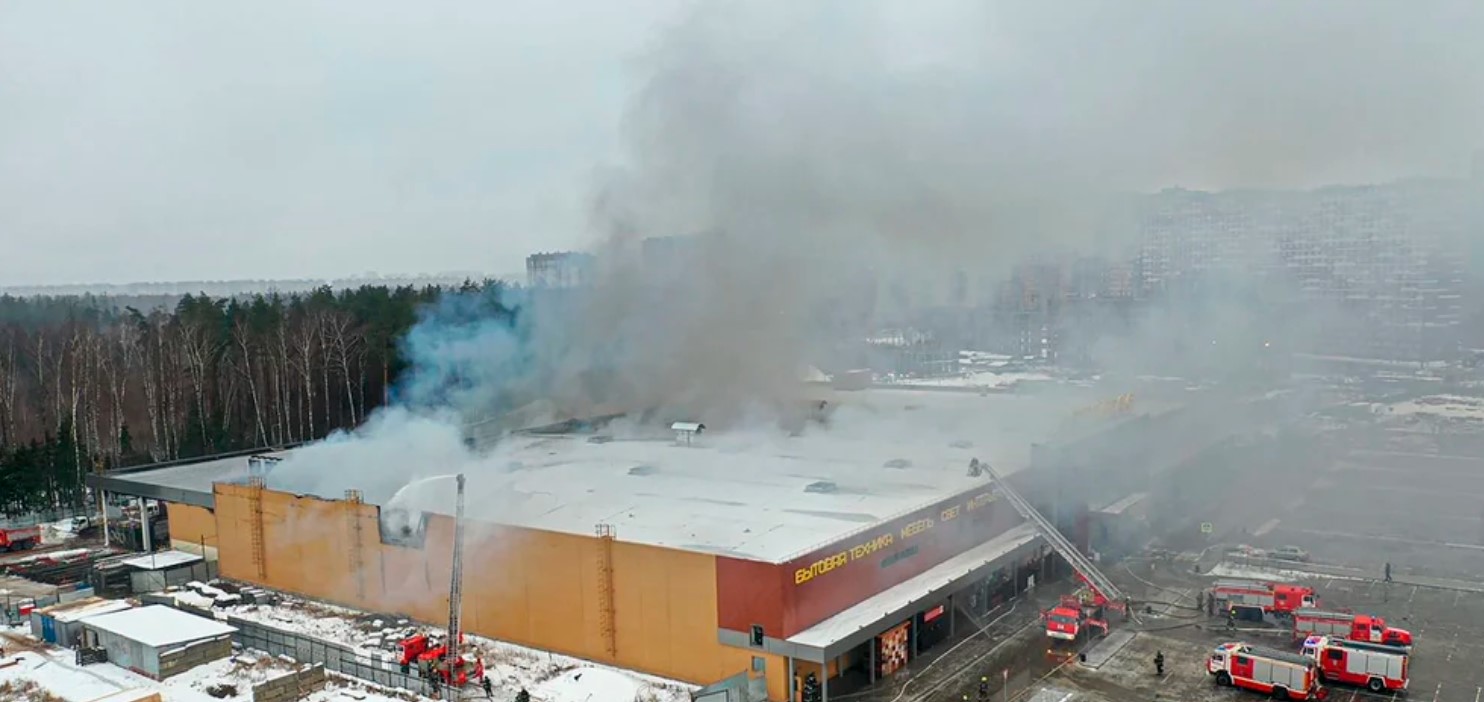 Otro incendio en un centro comercial en Rusia: es el segundo en cuatro días
