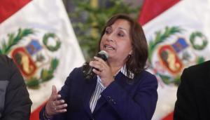 La nueva presidenta de Perú busca formar gobierno tras destitución de Pedro Castillo