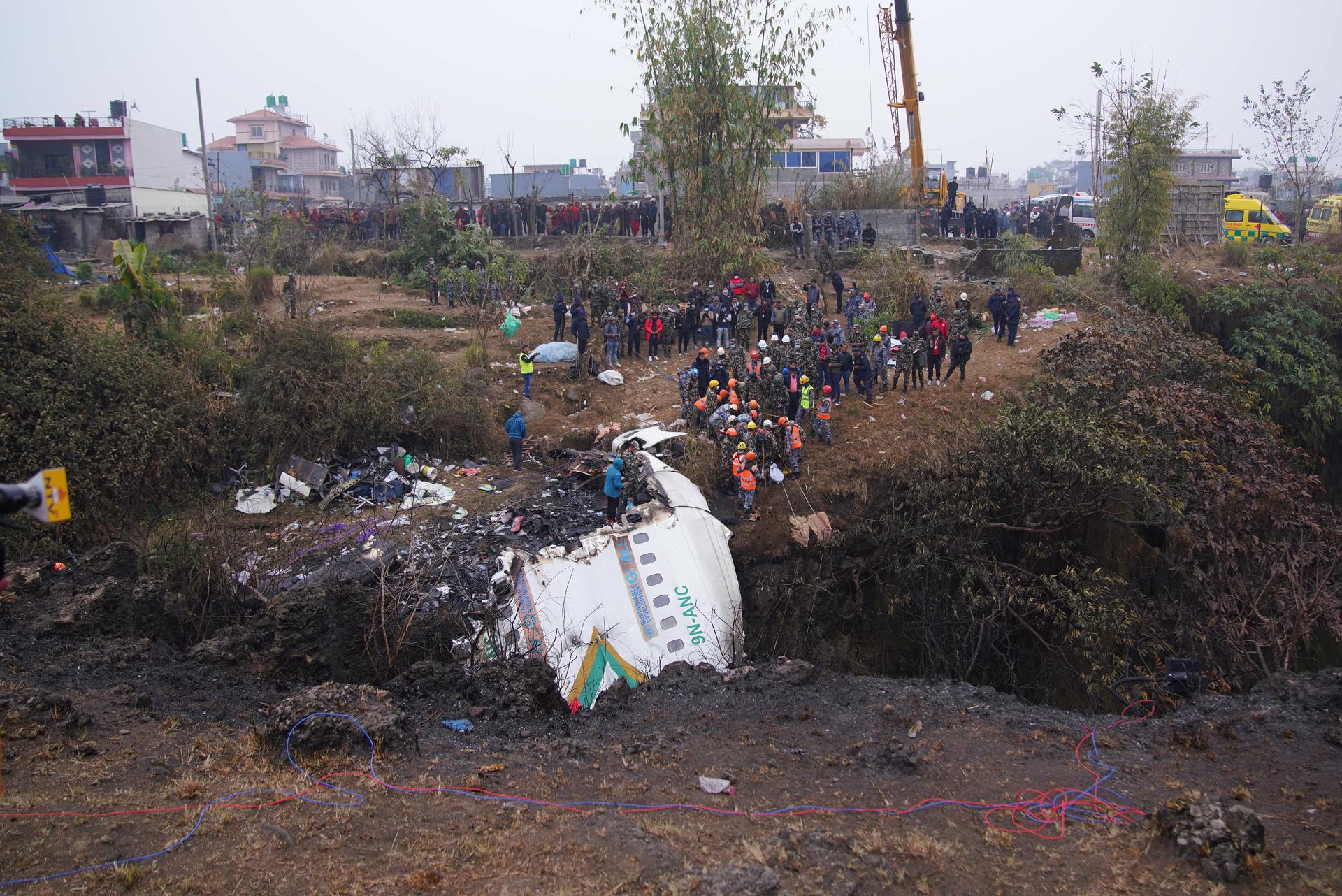 El fin trágico y en directo de cuatro amigos en el accidente del avión de Nepal