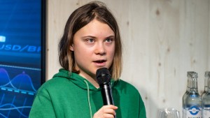Greta Thunberg arremete contra las élites en Davos: Priorizan el egoísmo y la codicia corporativa