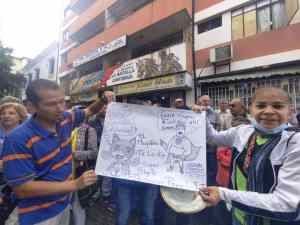 “Recibimos una limosna”: Docentes protestan en Mérida frente a la Zona Educativa para exigir salarios justos #9Ene