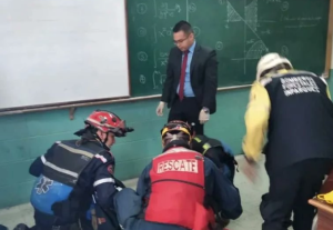 Luto en la ULA: Colapsó profesor mientras daba clases frente a sus estudiantes