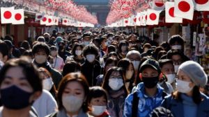 Por qué Japón tiene ahora su mayor cantidad de muertes por Covid-19 tras dos años con la pandemia “bajo control”