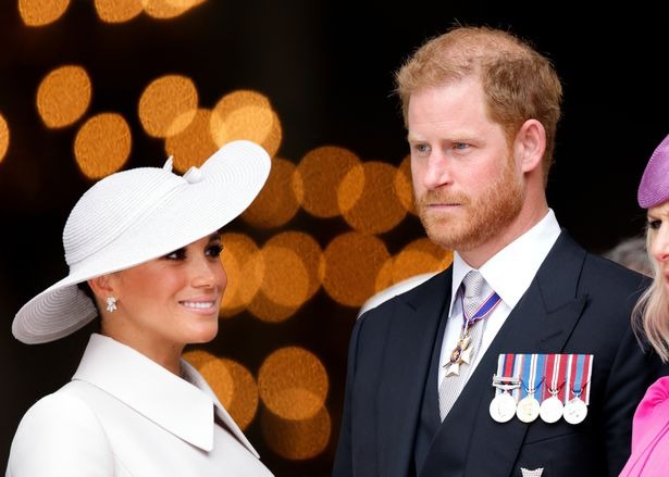 El príncipe Harry aseguró que siempre se sintió “distinto” en la familia real