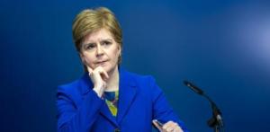 Nicola Sturgeon dimite como primera ministra de Escocia después de ocho años en el poder