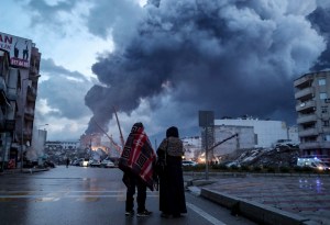 Con el tiempo en contra, Siria busca a sus víctimas a la espera de más ayudas