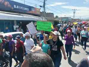 Gremios que salieron a protestar en Cumaná evalúan ir a un paro general