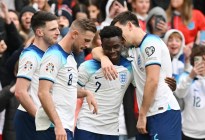 Inglaterra doblegó a Ucrania, que recibió un homenaje en Wembley