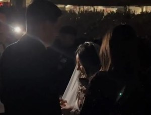 VIDEO: El insólito momento en que una pareja se casó durante concierto de Taylor Swift en Arizona