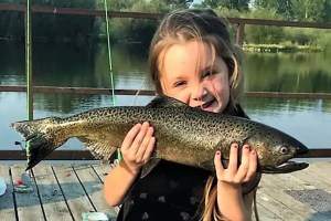 El sorprendente récord que superó una niña de cinco años en Idaho con una caña de pescar