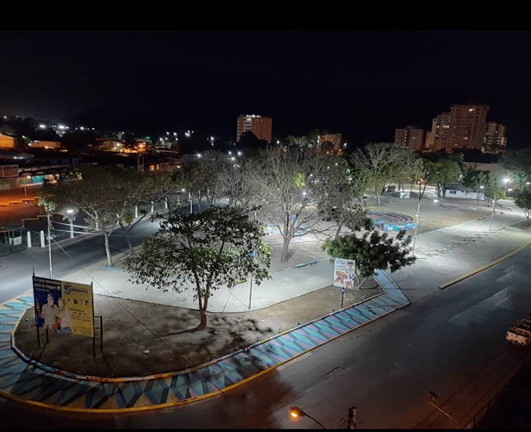 En total abandono luce la plaza del Estudiante en Maracay