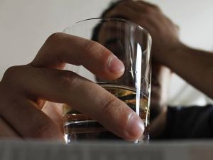 Nuevo estudio en EEUU explica cómo funciona el cerebro de un alcohólico: así son los síntomas
