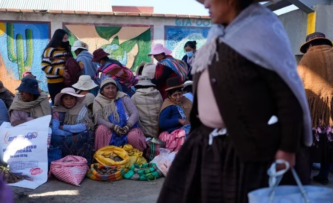 Se desvanece el “milagro económico” de Bolivia: escasez de dólares y agitado clima político acorralan a Luis Arce