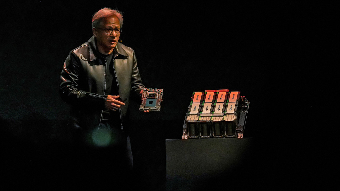 Aquellos que no se adapten a la inteligencia artificial “perecerán”, advierte el cofundador de Nvidia