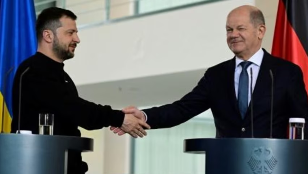 La UE condecora a Zelenski en Alemania por su compromiso con los “valores” europeos