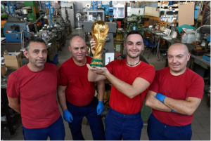 Los secretos que esconde la fábrica donde se creó y todavía se restaura la Copa del Mundo