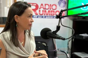 María Corina Machado dice estar dispuesta a negociar una “salida” para lograr una transición