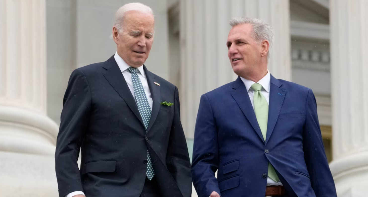 Biden y McCarthy reanudan este #22May las negociaciones sobre techo de la deuda