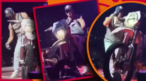 Anuel AA casi mata a sus fans tras arrojar una motocicleta desde el escenario (VIDEO)