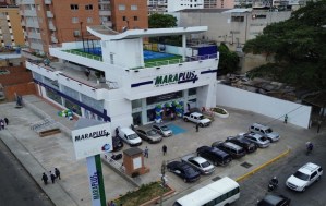 En Caracas encuentra una farmacia con heladería, restaurante express, cancha de padel y mucho más