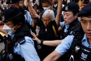 China arrestó a una destacada activista prodemocracia en Hong Kong en el 34 aniversario de la Masacre de Tiananmén
