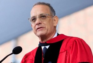 El emotivo discurso de Tom Hanks ante los graduados de Harvard